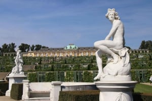 5h Potsdam private tour with Guide, Chauffeur & Photographer