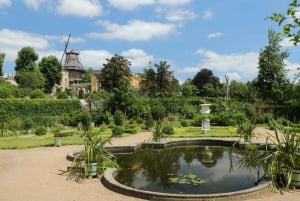 5h Potsdam private tour with Guide, Chauffeur & Photographer