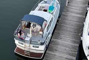 8h Private Wannsee Lake and Werder Yacht Cruise