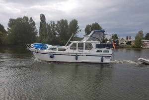 8h Private Wannsee Lake and Werder Yacht Cruise