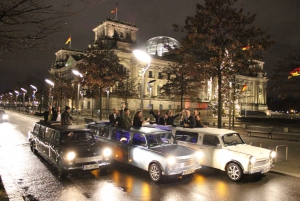 Berlijn: 1,5 uur durende winterlichttour per Trabi Limousine