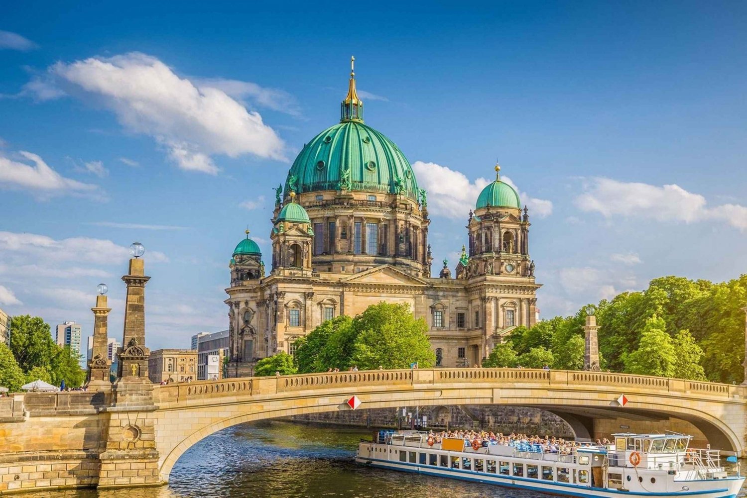 Берлин: 1-часовая экскурсия по городу на лодке с гарантией
