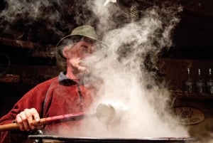 Berlin: 2-Hour Christmas Lights Bus Tour incl. Mulled Wine