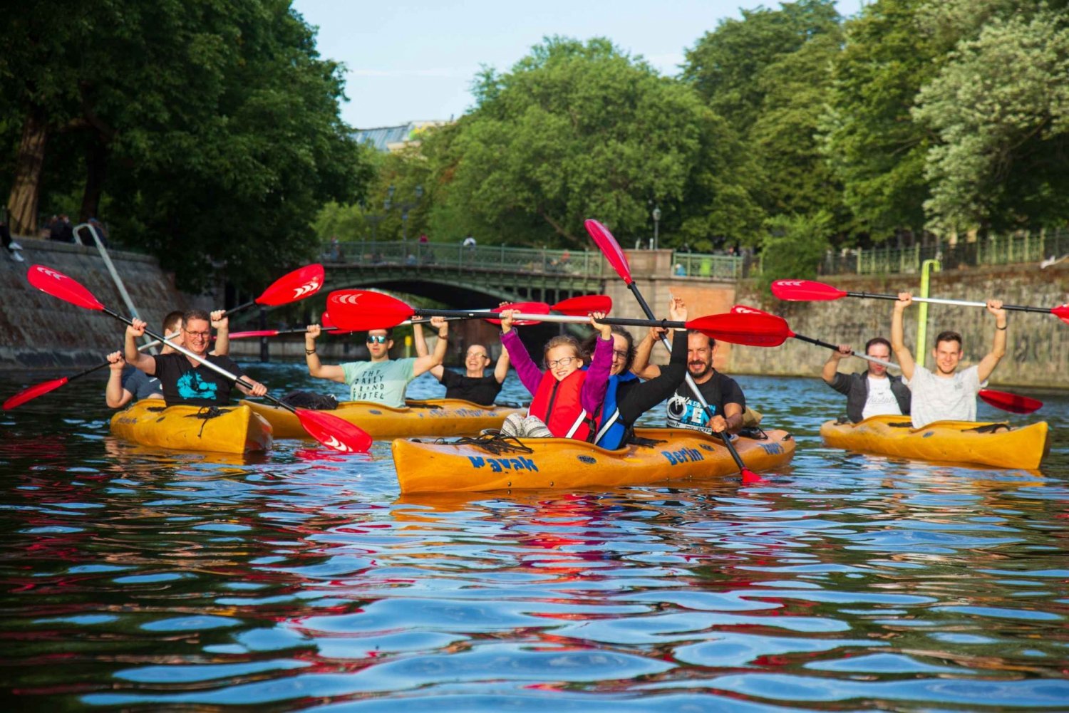 Berlino: tour serale di 2 ore in kayak sul Landwehrkanal