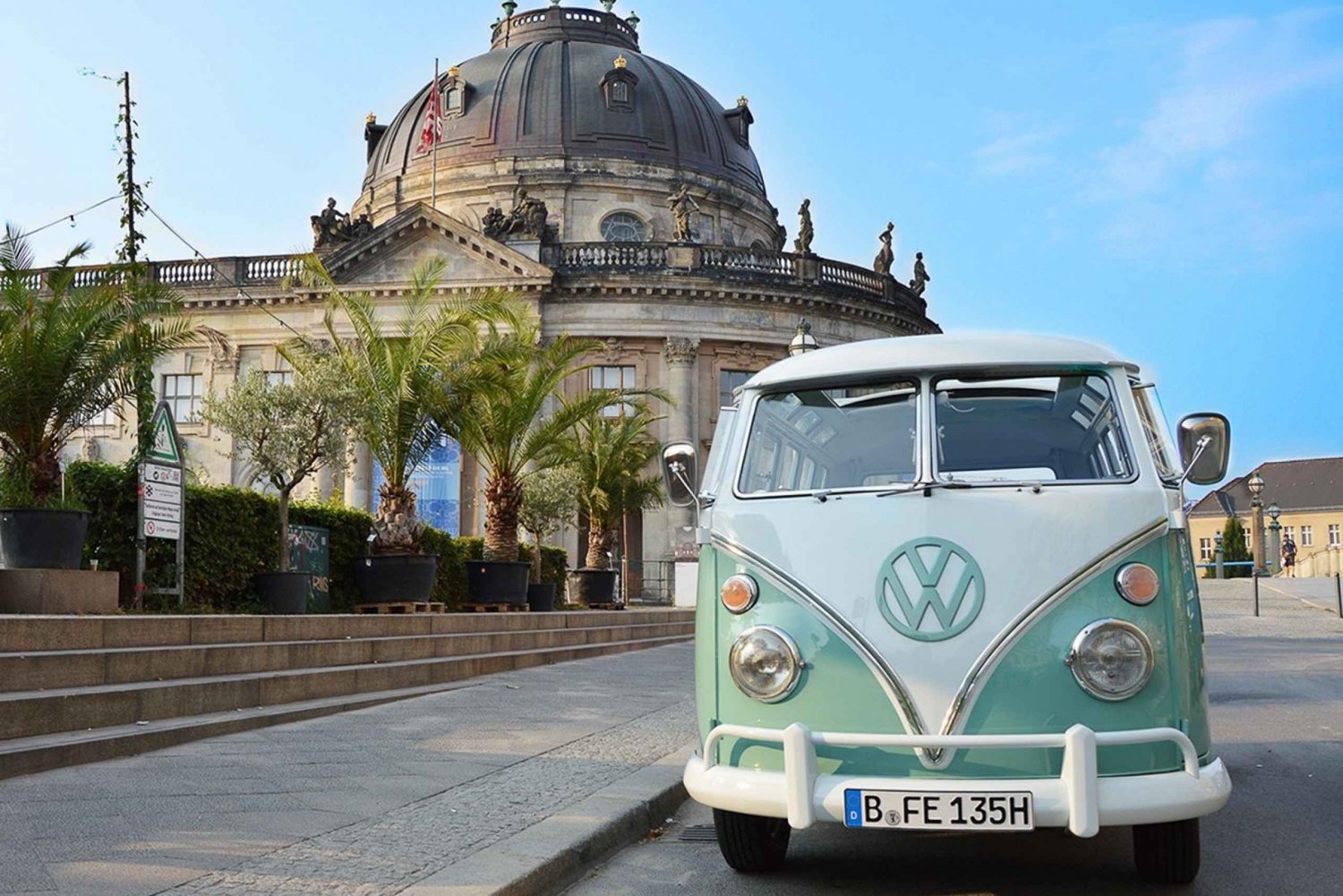 Berlin: 2-Hour Sightseeing Tour in classic VW Bus