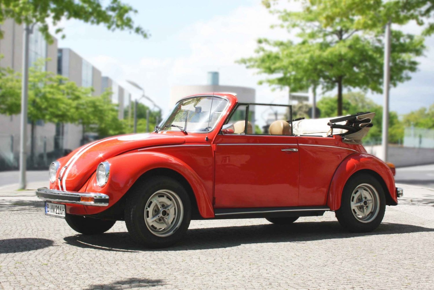 Berlino: Discovery Tour di 4 ore in VW Beetle decappottabile