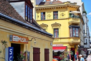 Berlin – Ackerbürgerhaus from 1723 + guided tour & live violin music