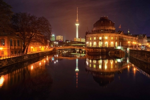 Berlin at Night: romantic moon boat ride