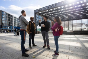 Berlin: Automobile History Tour with Classic Car Visit