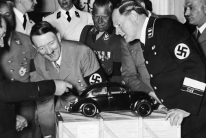 Berlin: Automobile History Tour with Classic Car Visit