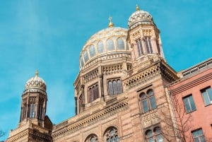 Berlin: Backyards of Berlin 2-Hour Tour