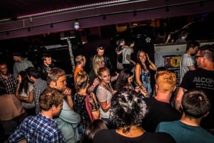 Berlino: Bar Crawl con shottini e ingresso al club