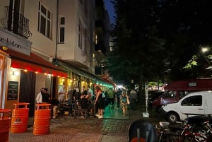 Berlino: Tour e giro dei pub con shot gratuiti e ingresso gratuito nei club