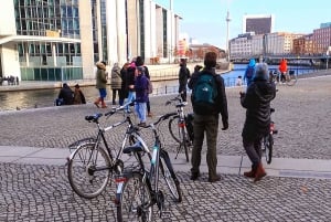 Berlin: From East to West & Wall Tour by Bike with a Guide