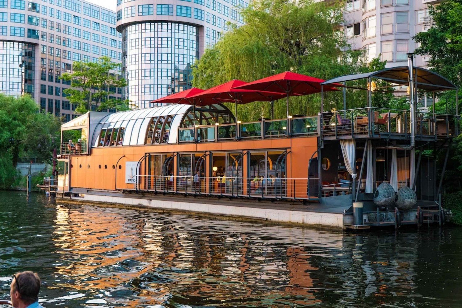 Berlin: Krydstogt med elektrisk yacht og 4-retters middag