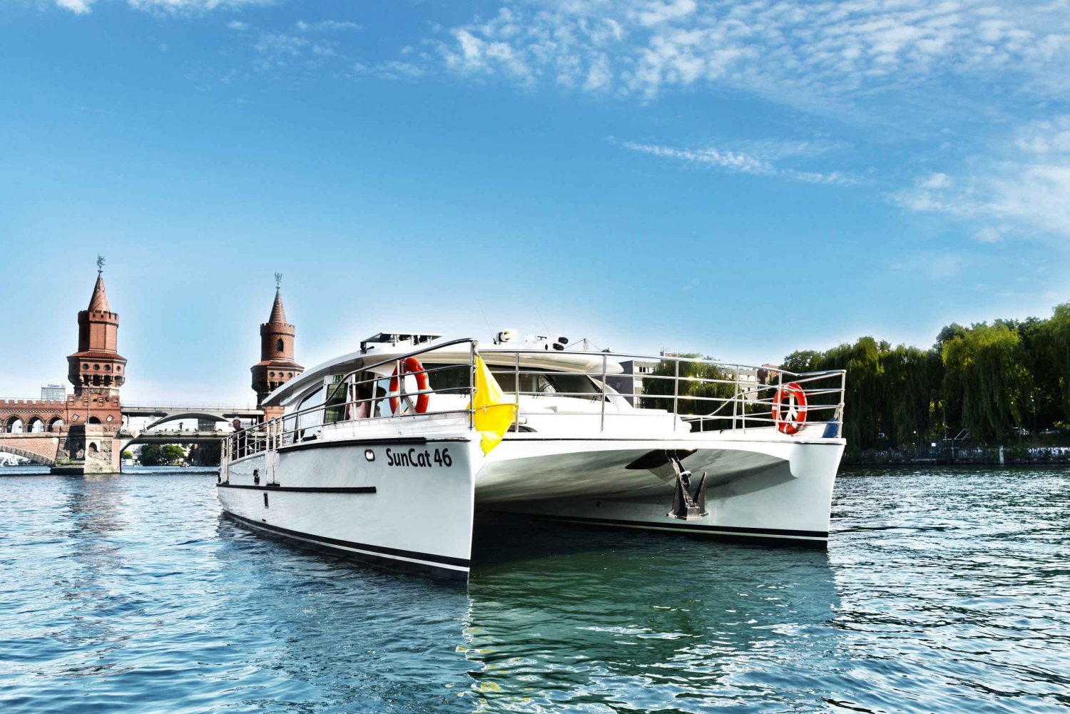 Berlim: passeio de barco em um catamarã movido a energia solar