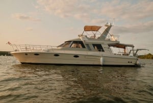 Berlin: Boat tour with cheese fondue