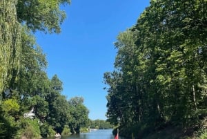 Berlin: Boat tour with cheese fondue