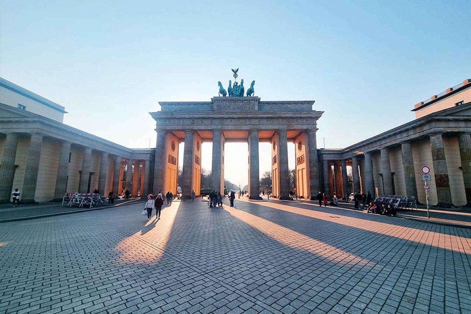 Berlin: Brandenburg Gate and Government District In-App Game