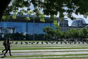 Berlin: Omvisning i regjeringskvartalet og besøk i Reichstagdomen