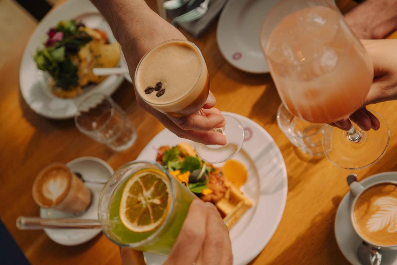 Berlin: Champagne Fine Dining Breakfast in Kreuzberg