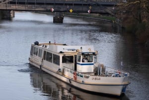 Berlin: Christmas cruise on the Spree with drag queen Audrey.