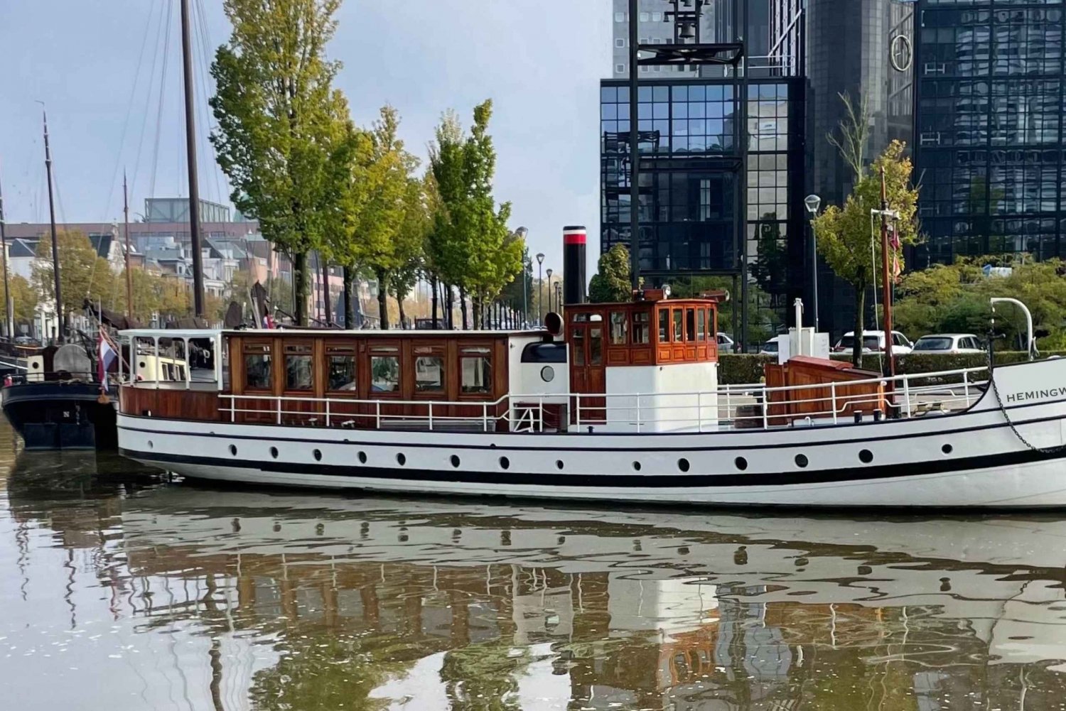 Berlin: Historisk guidet sightseeingtur med båt i sentrum