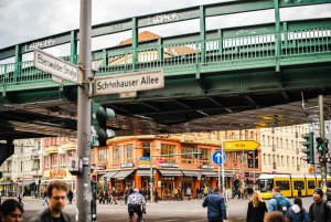 Berlín: City on a Budget Walking Tour con un local