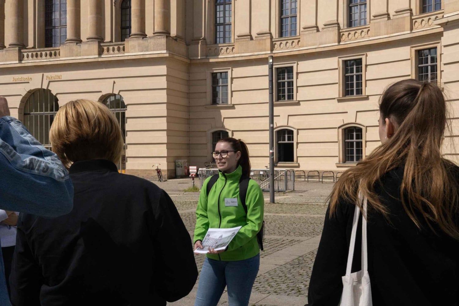 Berlin: City tour at night with illuminated sights