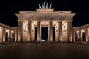 Berlin: City tour at night with illuminated sights