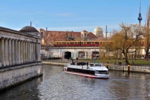 Berlin: Bootstour - Sightseeing Brückenfahrt auf der Spree