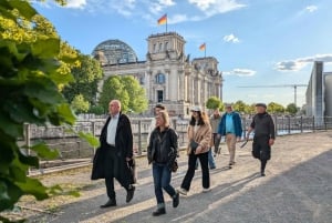 Berliinin hallintokorttelin ja demokratian paikkojen kävelyretki