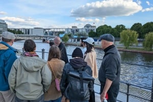 Berliinin hallintokorttelin ja demokratian paikkojen kävelyretki