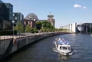 Berliinin hallintokorttelin ja demokratian paikkojen kävelyretki