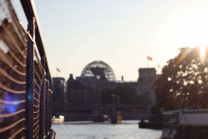 Berlin: Cozy Winter Spree Sightseeing Tour with Mulled Wine