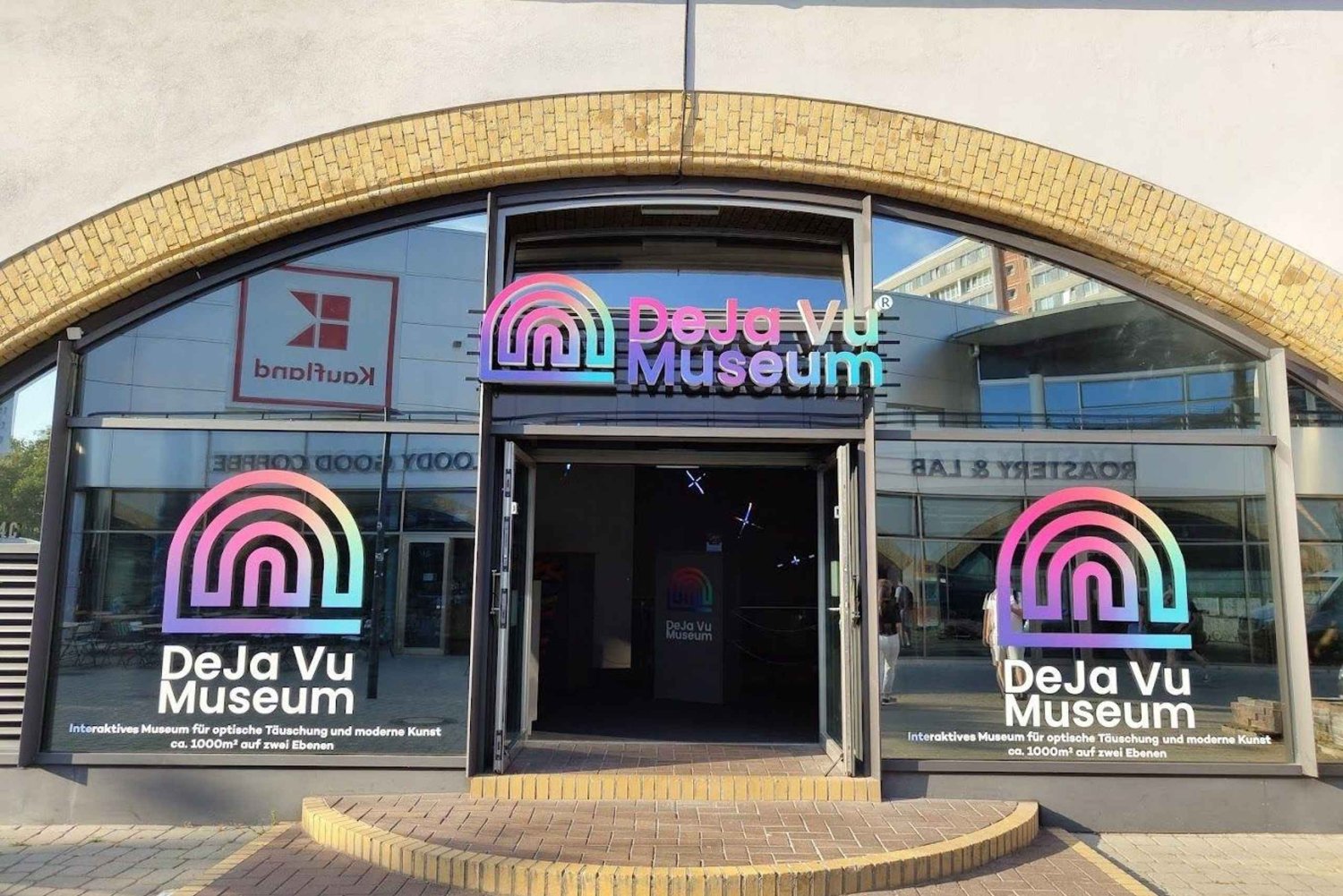 Berlin: Ticket für das DeJa Vu Museum & digitale Stadtführung