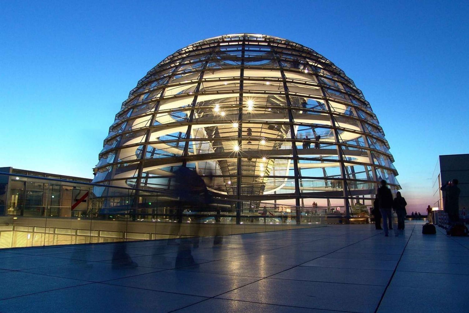 Berlin: DeJa Vu Museum entrébillet og digital byrundvisning