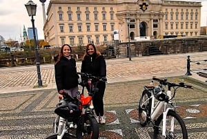 Berlin (E)Bike Tour Historical Highlights in Small groups