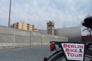 Berlin: E-Bike Tour of the Berlin Wall and Mitte Highlights