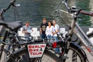 Berlin: E-Bike Tour of the Berlin Wall and Mitte Highlights