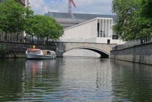Berlin: E-Boat Sightseeing Spree-kryssning med audioguide