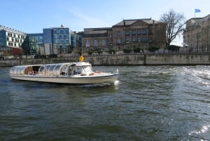 Berlim: E-Boat Sightseeing Spree Cruise com guia de áudio