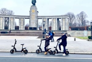 Berlino: tour in scooter elettrico