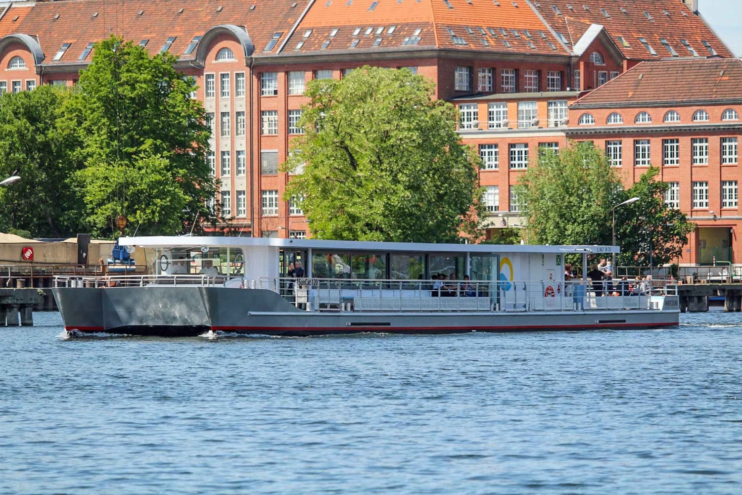 Berlin: East Side Gallery Spree Cruise in a Solar Catamaran