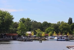Berlin: East Side Gallery Spree Cruise in a Solar Catamaran