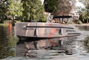 Berlín: Alquiler de barcos eléctricos para autoconducción 4 h