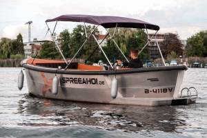 Berlin: Elektrobootverleih für Selbstfahrer 4 Stunden