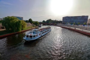 Berlin: Evening City Sightseeing Cruise