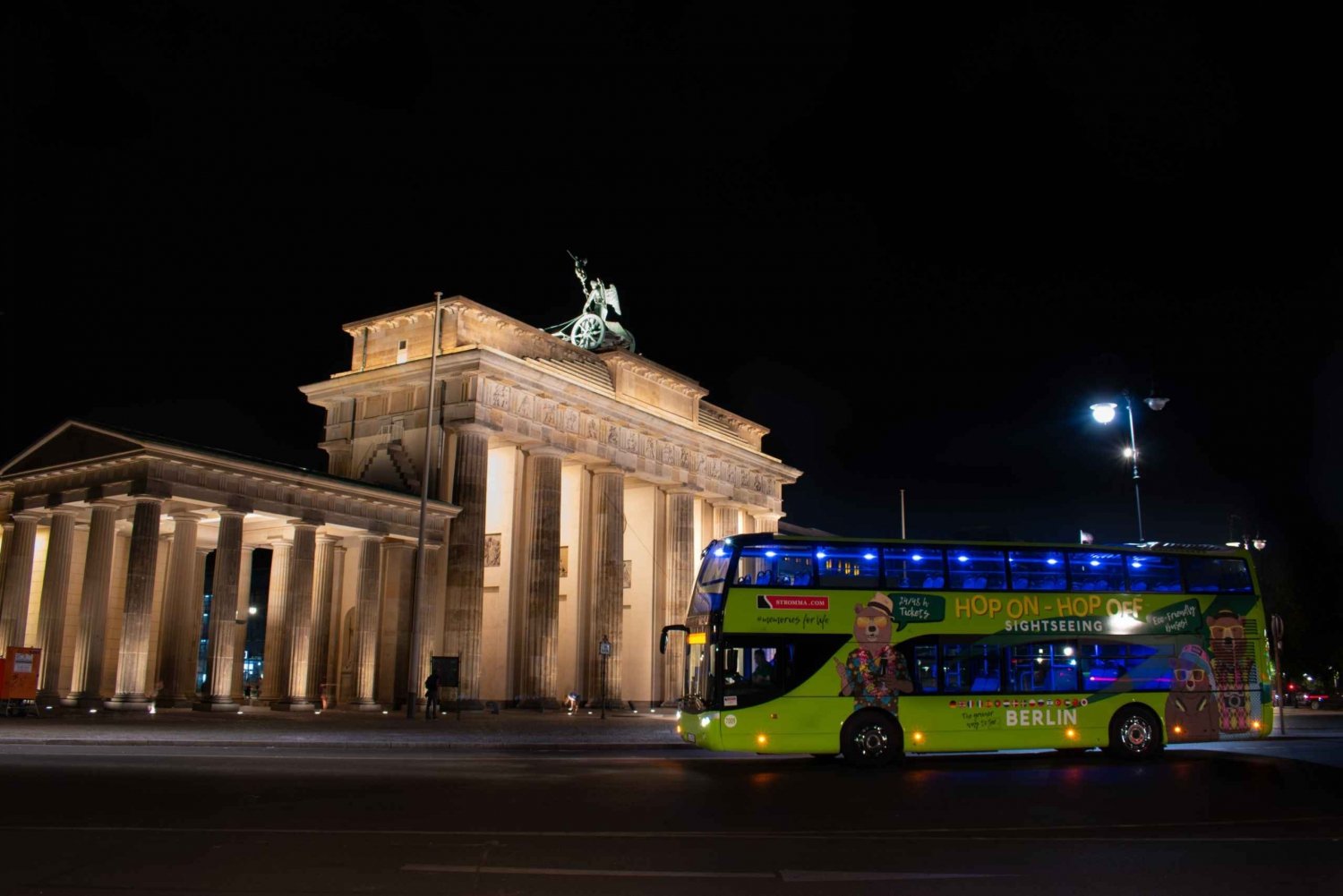 Berlino: Tour panoramico serale in autobus con commento in diretta