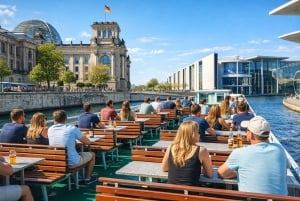 ベルリン：シャルロッテンブルクと政府地区を巡る夜のシュプレー川クルーズをお楽しみください